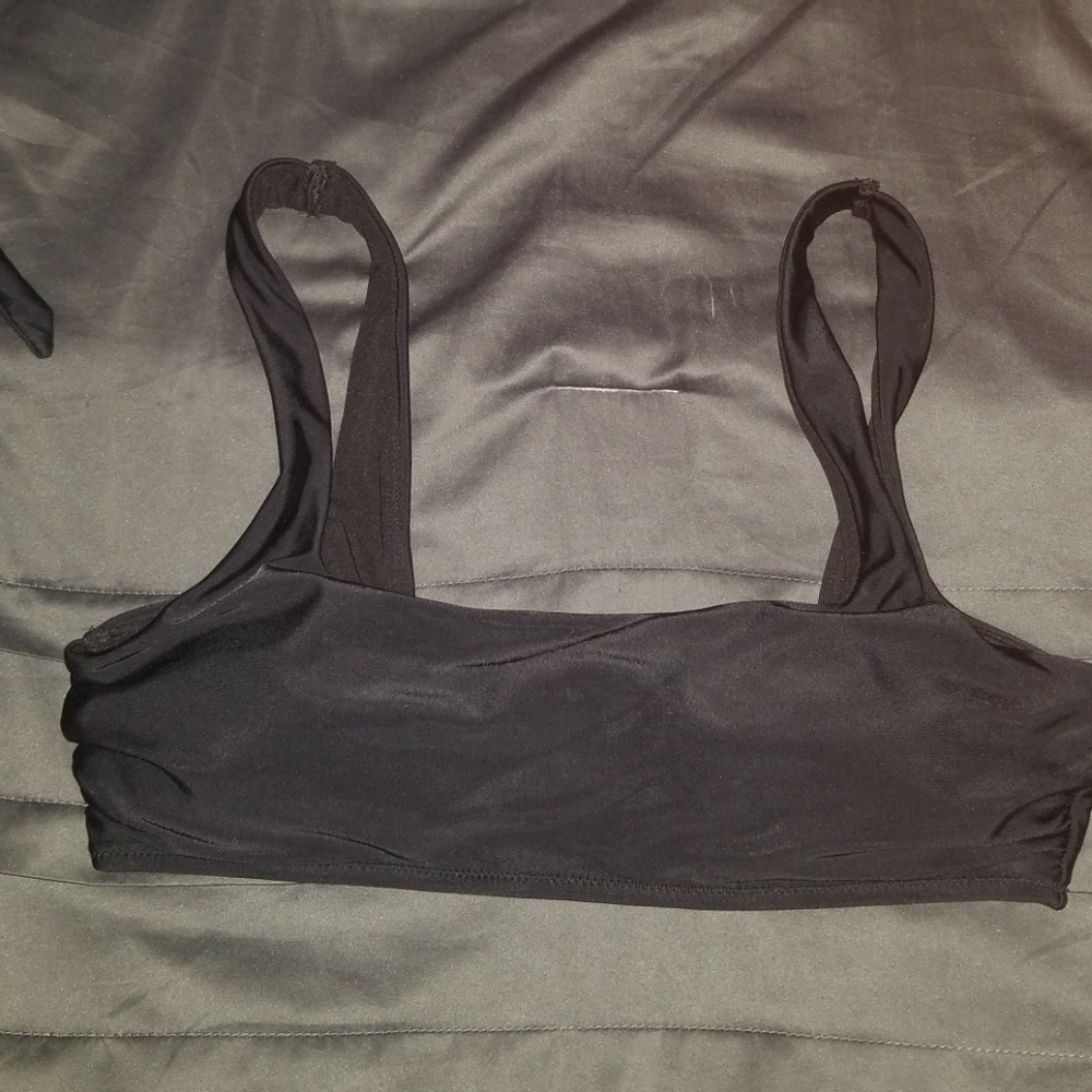 Scoop neck bikini crop top